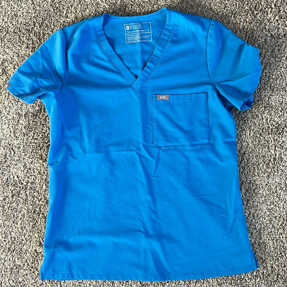FIGS scrub top